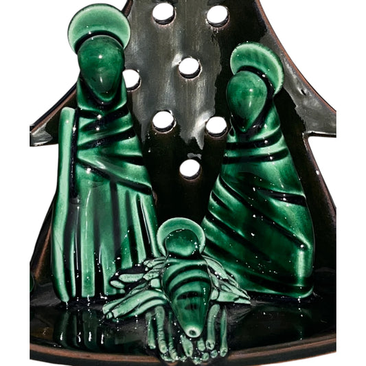 Statuina Presepe in Ceramica Artiganale con Albero Natalizio Traforato - Fatto a Mano
