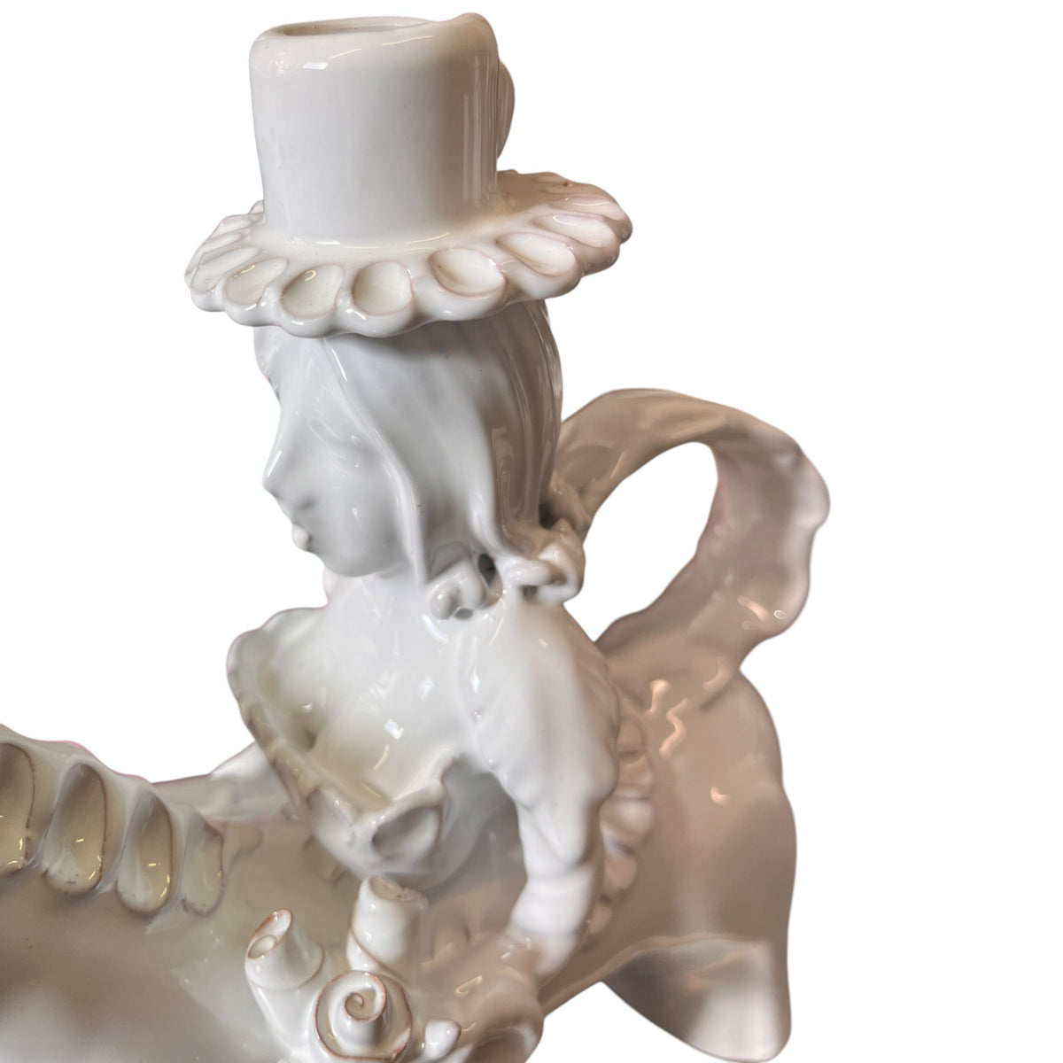Coppia di cavalieri porta candela in ceramica bianca modellati a mano